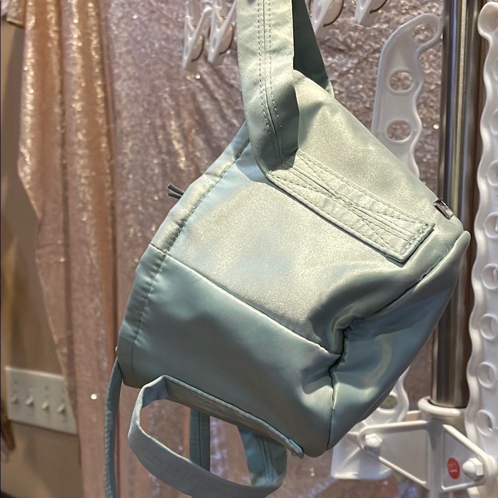 PINK Elegant Light GREEN Small Barrow drawstring Women's Bag NWOT - Picture 1 of 6